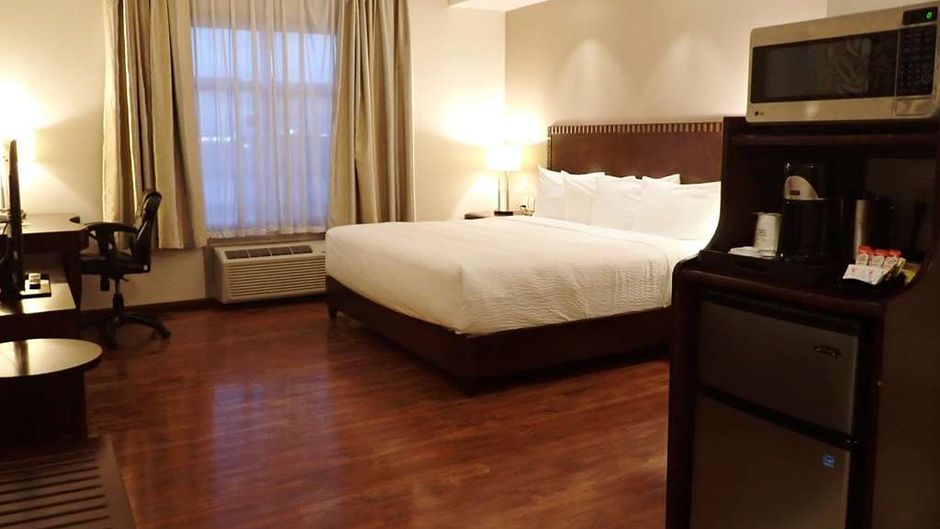 Days Inn & Suites Fort Saskatchewan Room