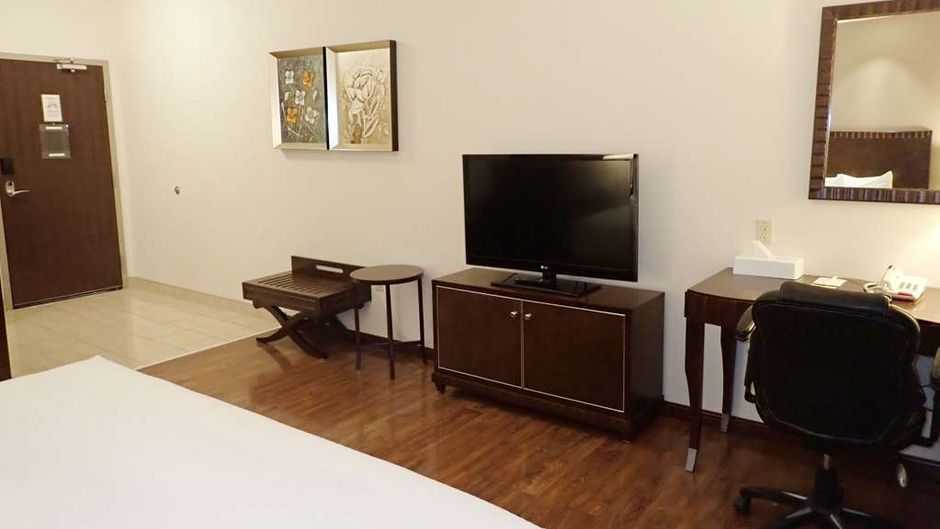 Days Inn & Suites Fort Saskatchewan Room