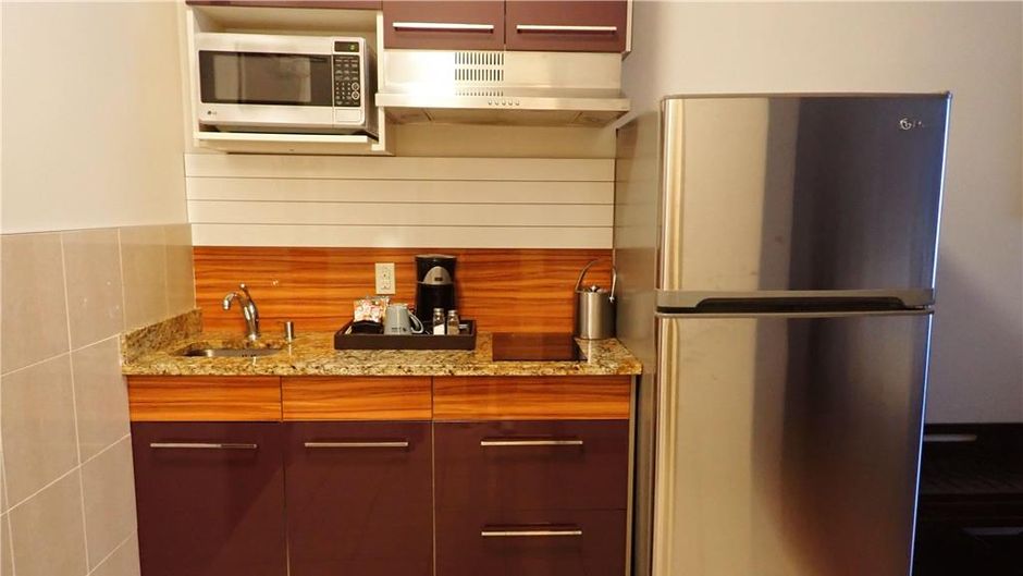 Days Inn & Suites Fort Saskatchewan Room