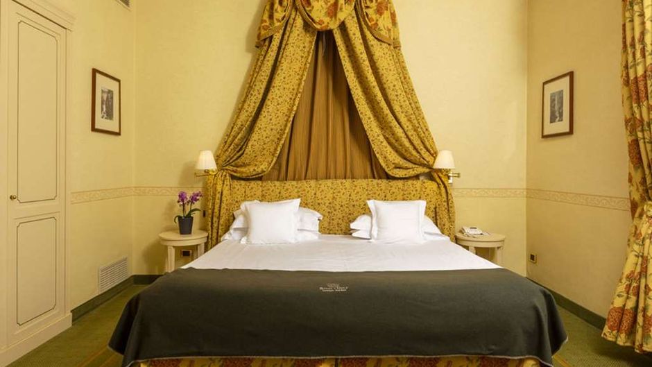 Royal Golf Hotel Suite