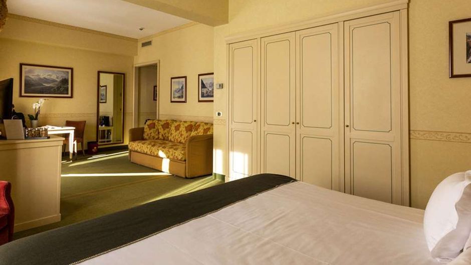 Royal Golf Hotel Suite