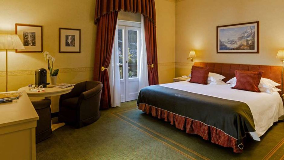Royal Golf Hotel Room