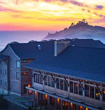 Headlands Coastal Lodge & Spa