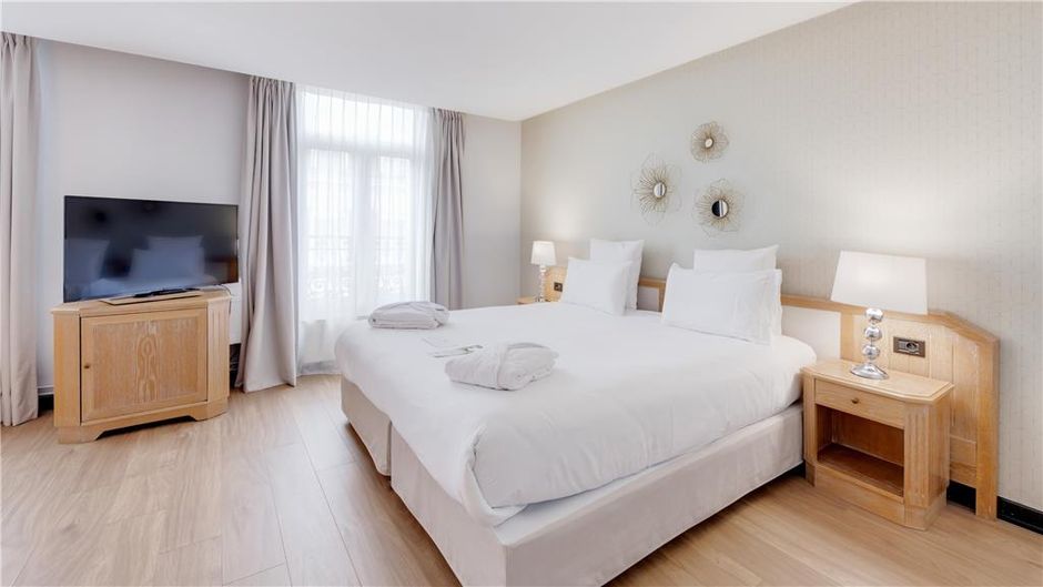 Best Western Plus Le Picardy Room