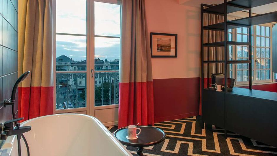 Labe Hotel Room