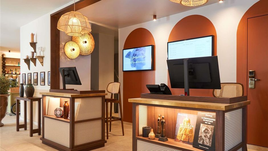 Mercure Arles Centre Arenes Exterior