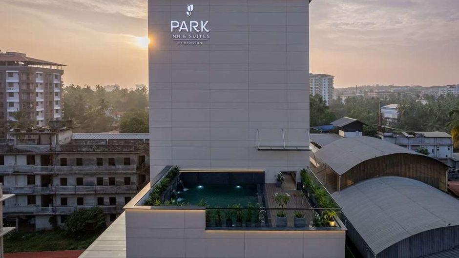 Park Inn & Suites by Radisson East Fort Exterior