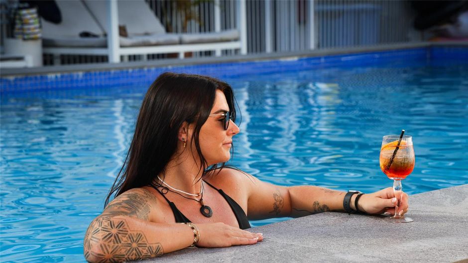 Cavenagh Hotel Pool