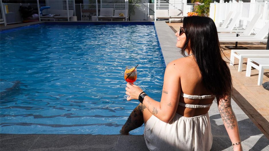 Cavenagh Hotel Pool