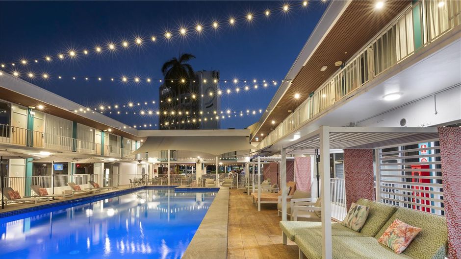 Cavenagh Hotel Pool