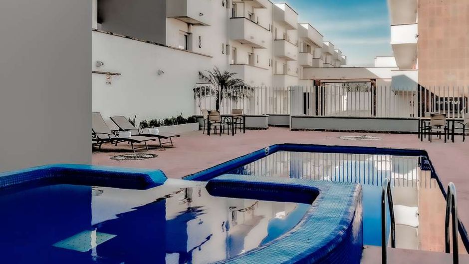Gamma Leon Pool