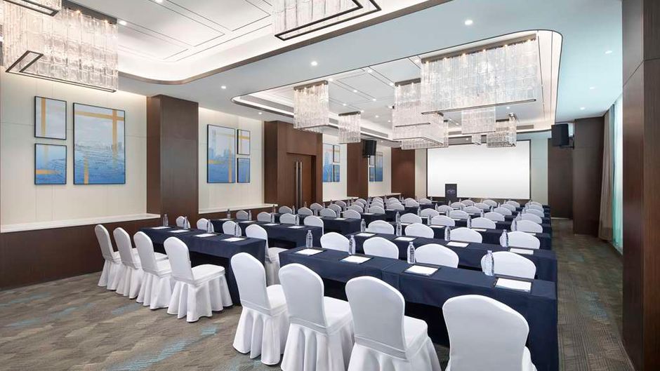 Hampton Changsha Moon Island Meeting