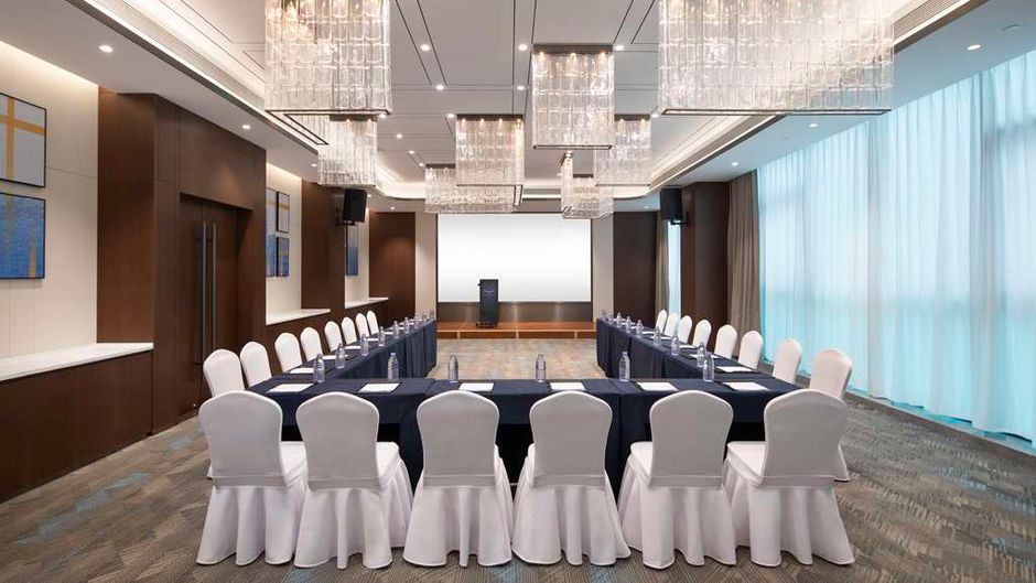 Hampton Changsha Moon Island Meeting