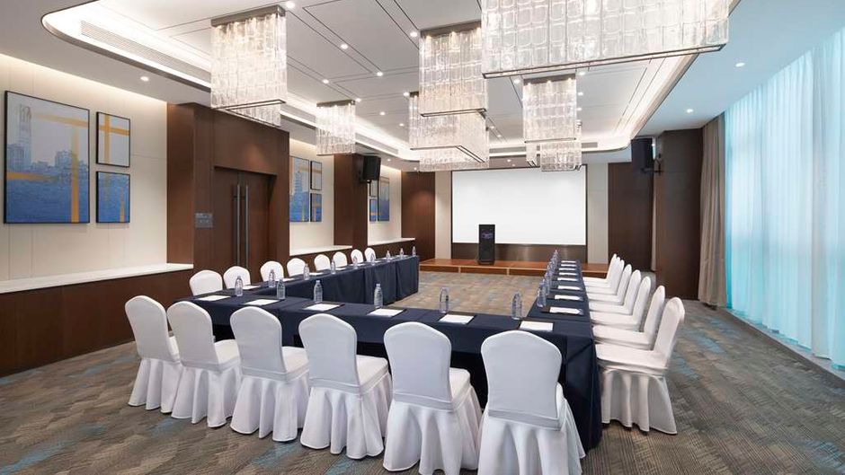 Hampton Changsha Moon Island Meeting