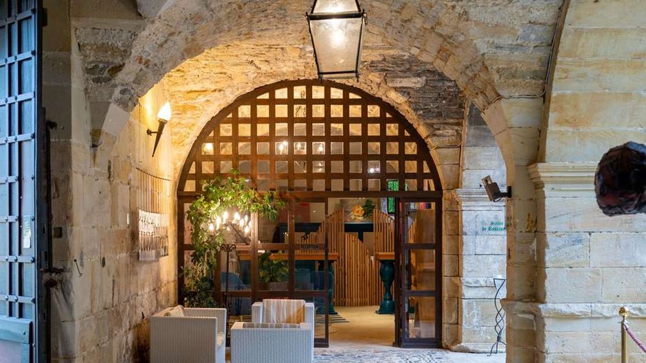 Chateau des Ducs de Joyeuse Lobby