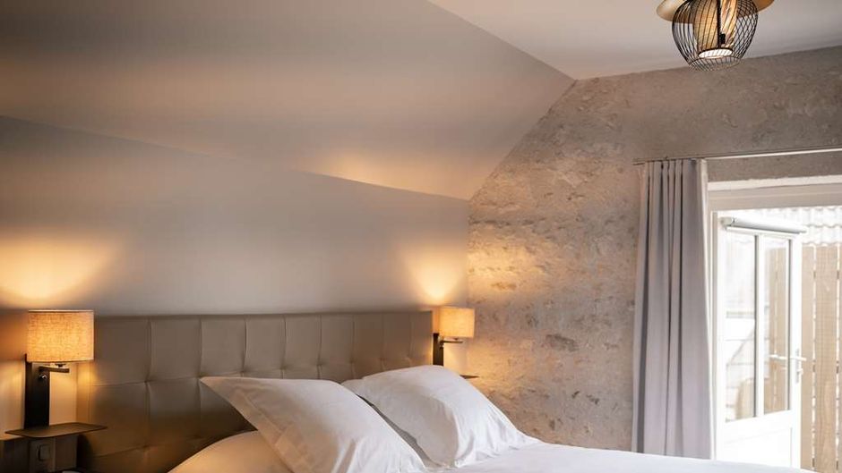 Auberge De La Caillere Room