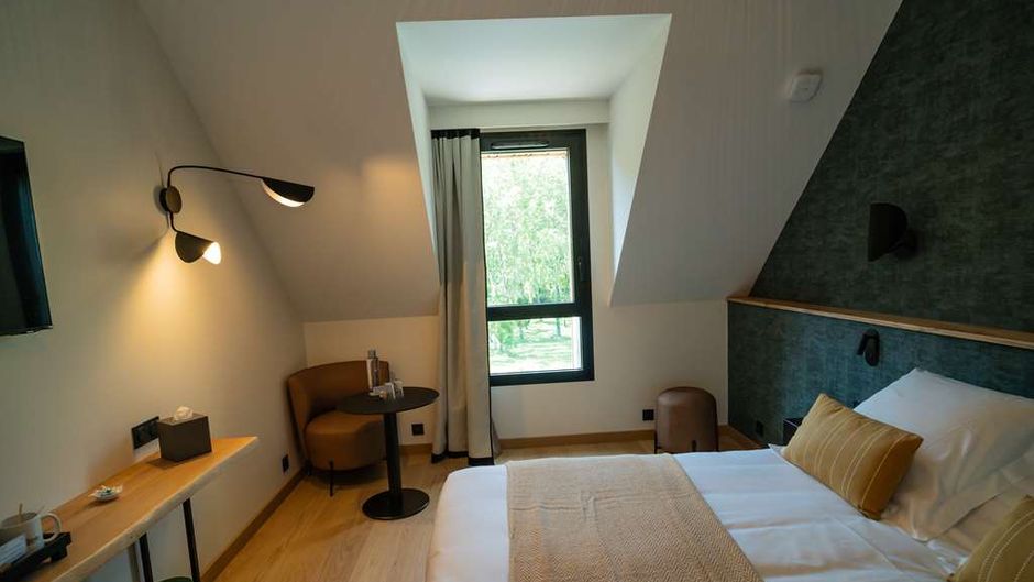 Auberge De La Caillere Room
