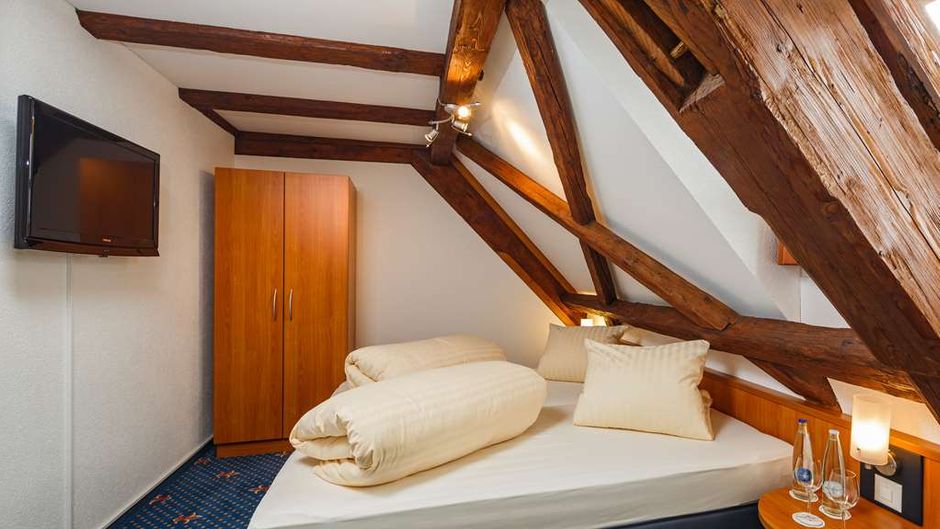 Zur Linde Gasthof Room