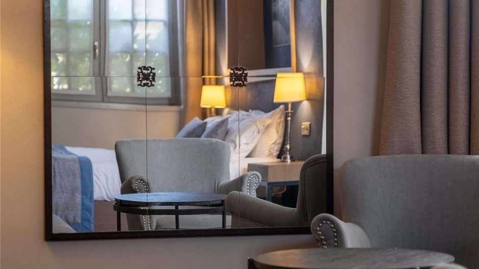 Hotel De L' Abbaye Le Tronchet Room