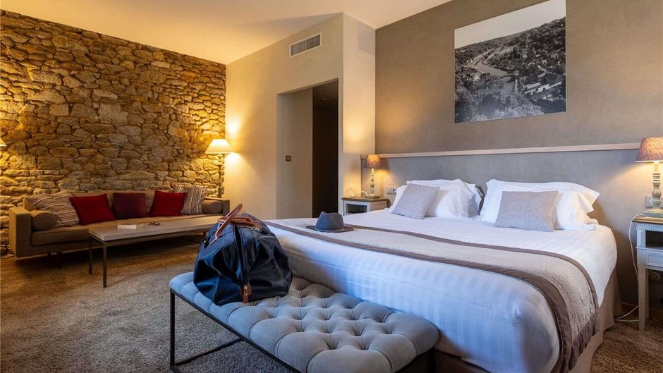 Hotel De L' Abbaye Le Tronchet Room