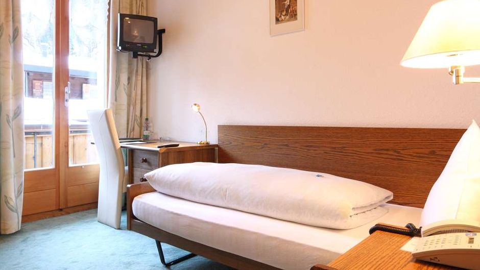 Hotel Bernerhof Kandersteg Room
