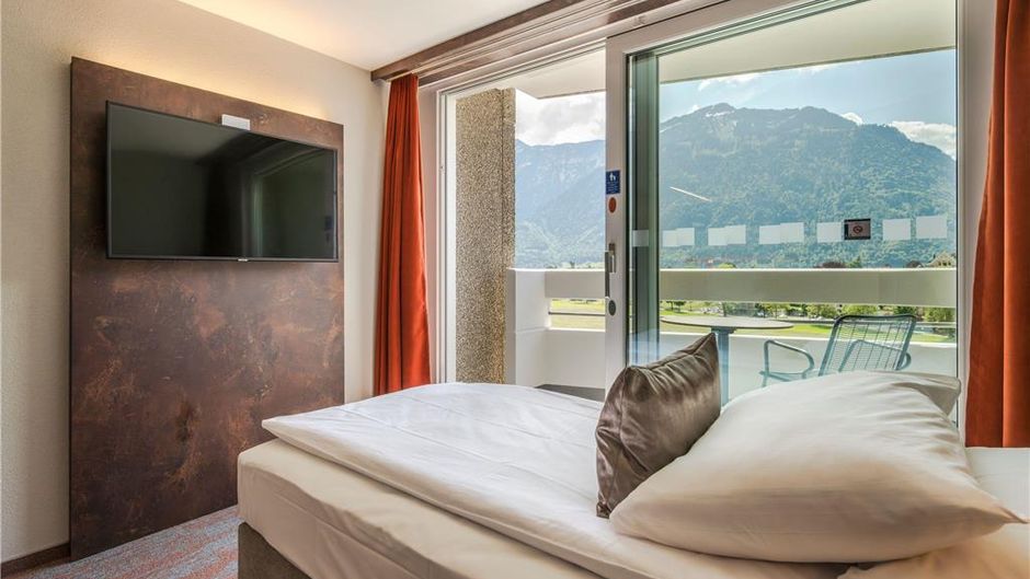 Metropole Hotel Room