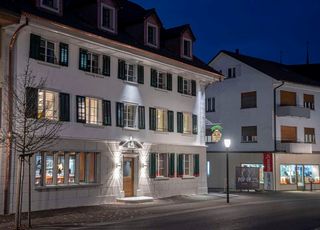 CASPAR   The Three-House Hotel
