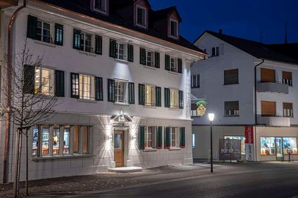 CASPAR   The Three-House Hotel