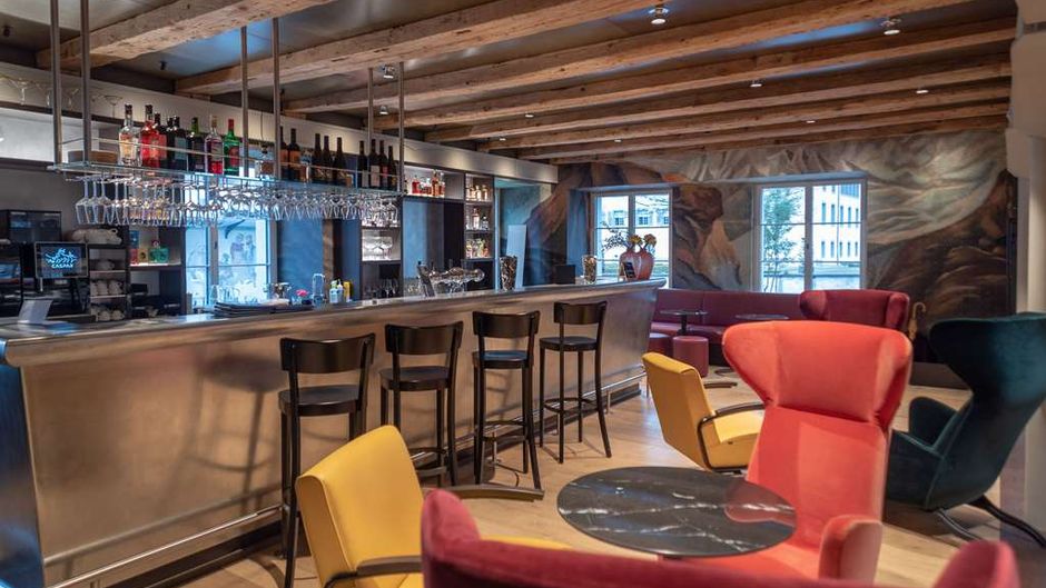 CASPAR   The Three-House Hotel Restaurant
