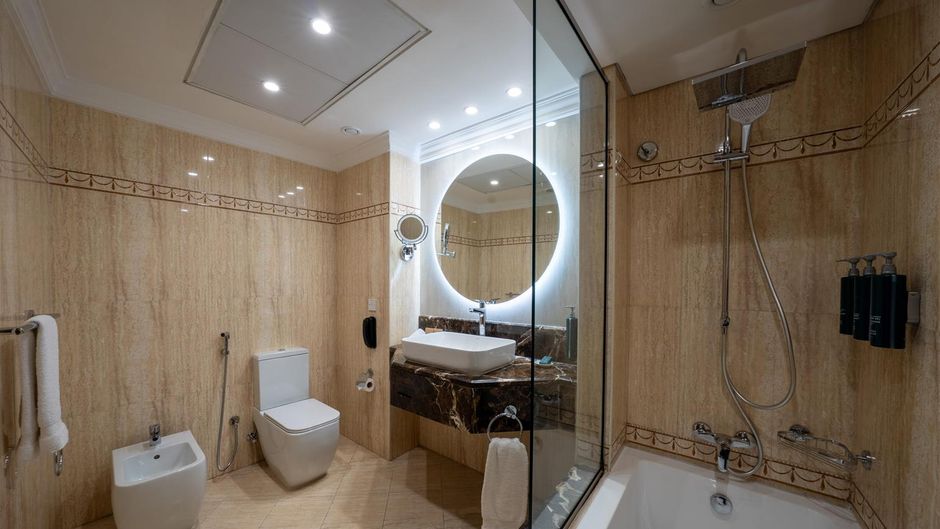 DoubleTree by HLT Dubai Port Saeed Room