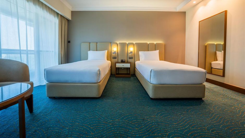 DoubleTree by HLT Dubai Port Saeed Room