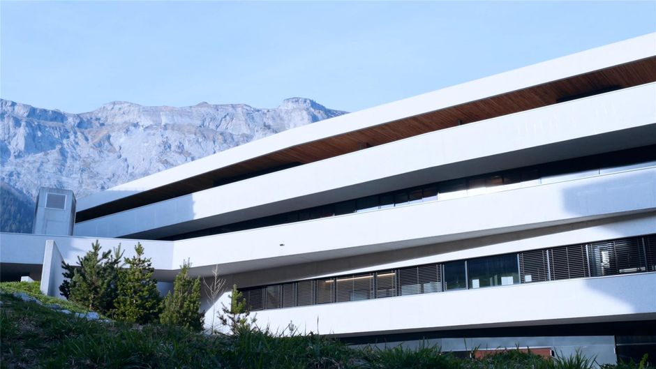 Me and All Hotel Flims, by Hyatt Exterior