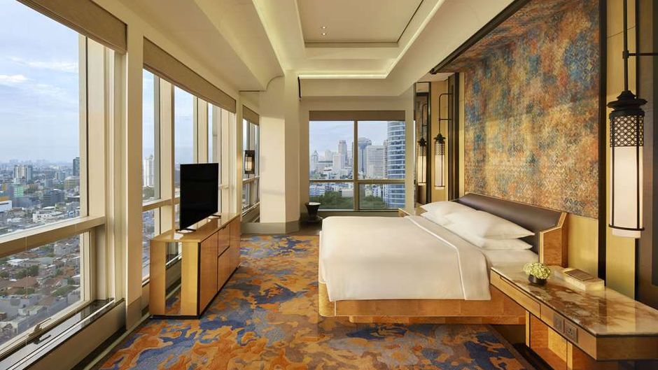 Keraton at The Plaza Suite