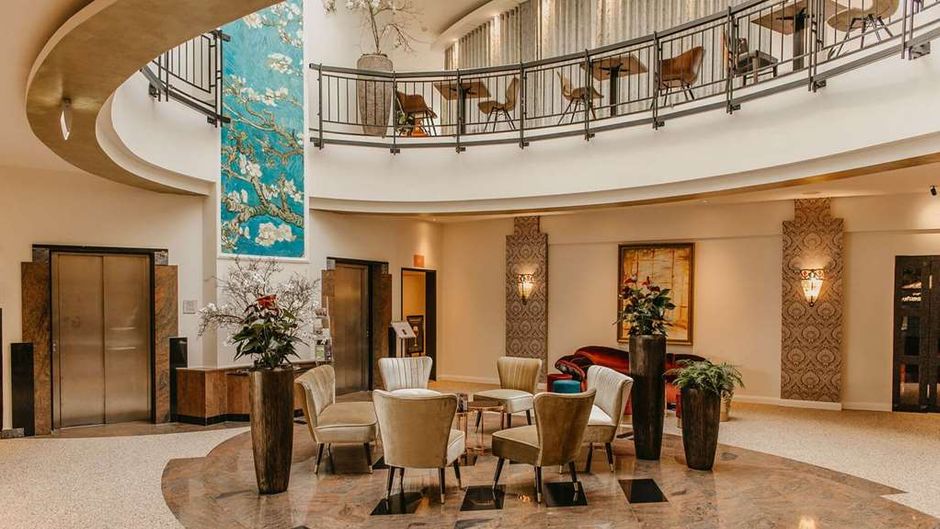 Parkhotel Landau Lobby