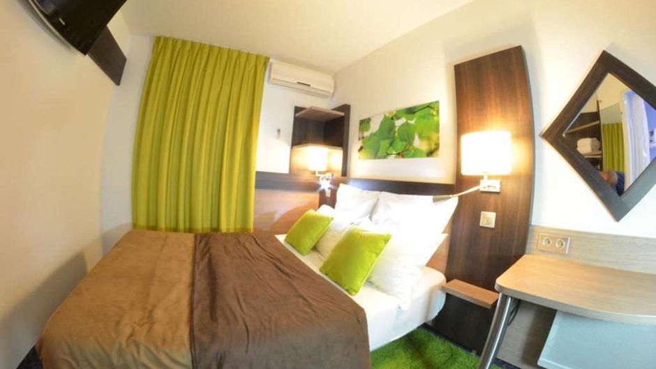 A & H Privilege Hotel Room