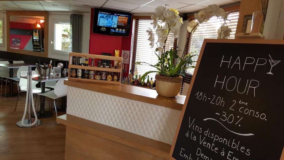 A & H Privilege Hotel Restaurant