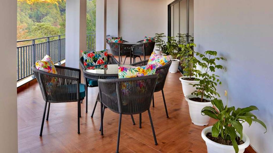 Best Western Matra Kasauli Lobby
