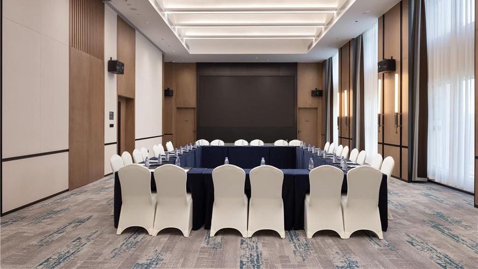 Hampton Xinyang Yangshan New District Meeting