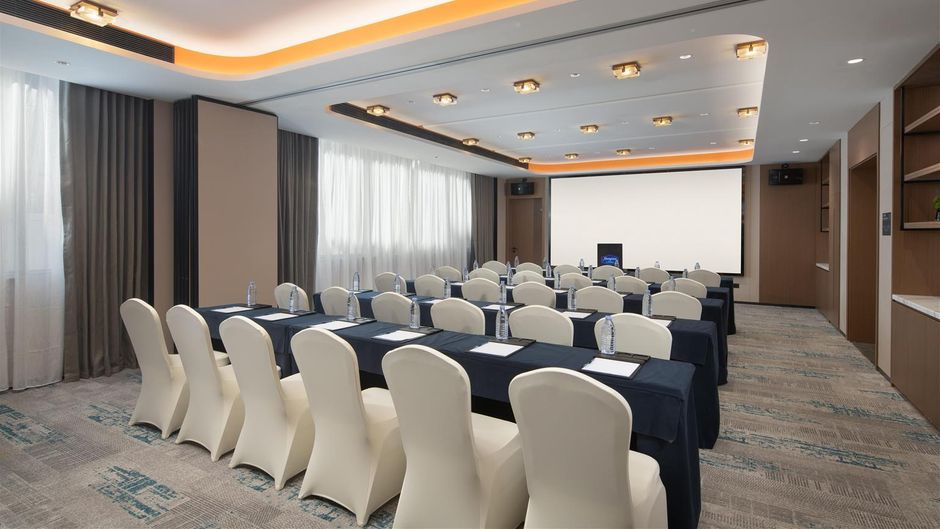 Hampton Inn Luanchuan Laojun Mountain Meeting