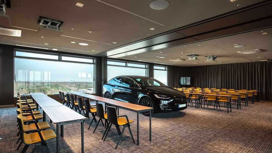 b'mine Frankfurt Airport Meeting