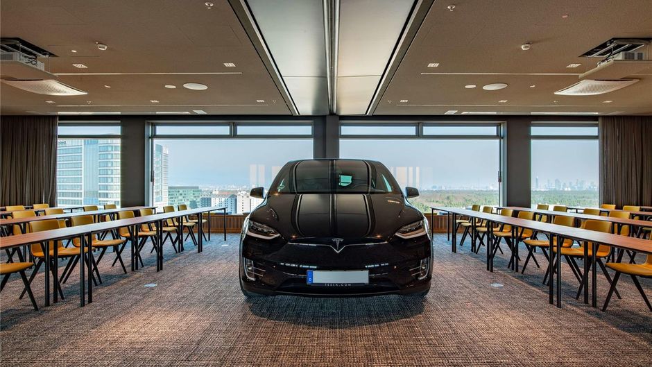 b'mine Frankfurt Airport Meeting