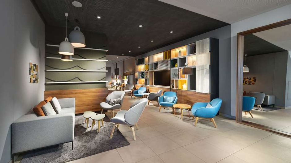 Clarion Hotel Vienna South Lobby