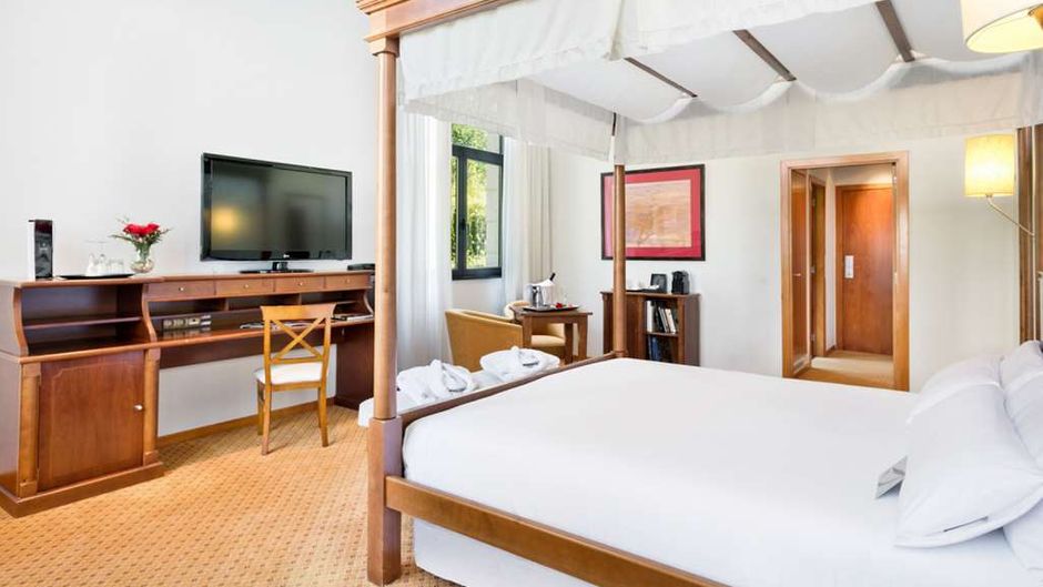 Abba Burgos Hotel Room