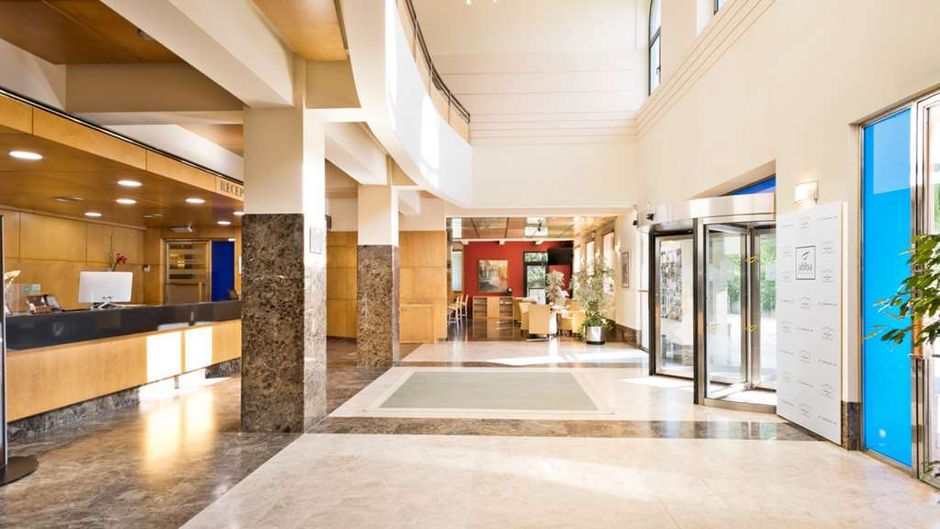 Abba Burgos Hotel Lobby