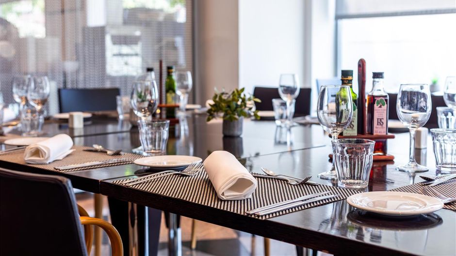 Abba Sants Hotel Restaurant