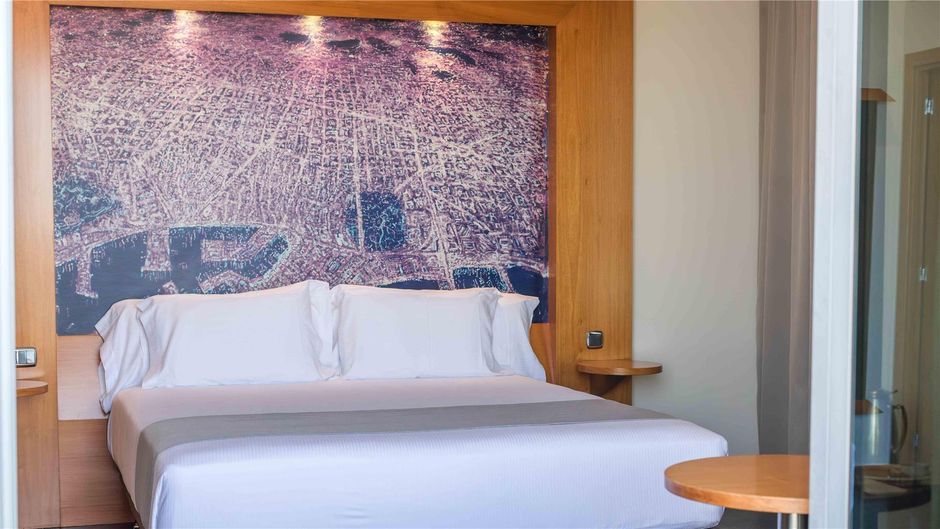 Abba Sants Hotel Room