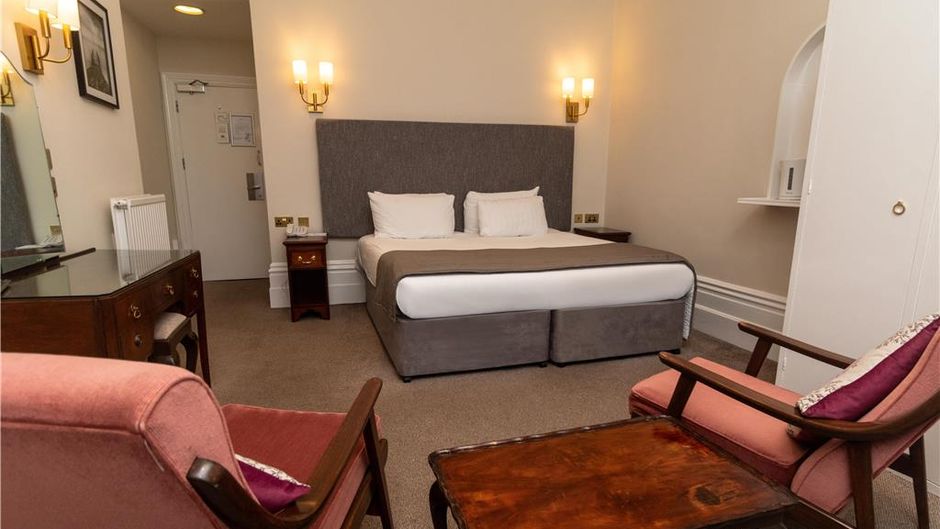 The Lansdowne Hotel Room