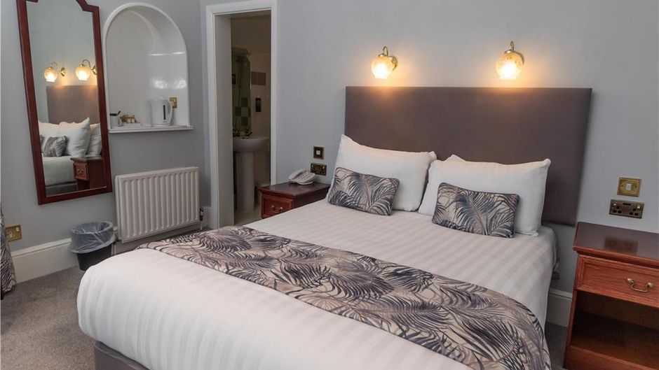 The Lansdowne Hotel Room