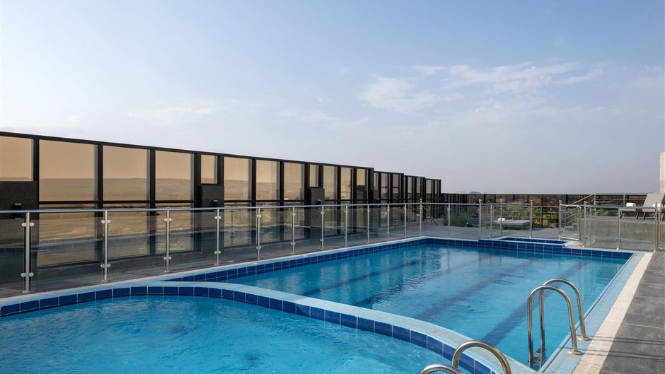 Radisson Hotel Madinah Pool