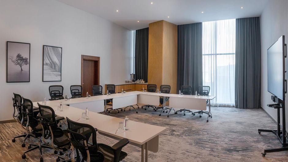 Radisson Hotel Madinah Meeting